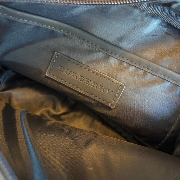 Burberry Logo Clutch Toiletry Travel Cosmetic Pouch Navy Blue Zipper Closure - Picture 4 of 4